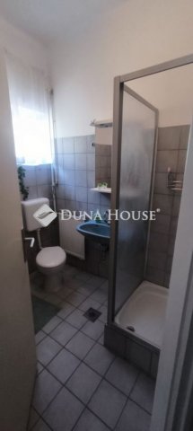 Eladó családi ház, Szentendrén 129 M Ft, 10 szobás
