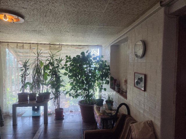 Eladó családi ház, Újszászon 23.5 M Ft, 3 szobás
