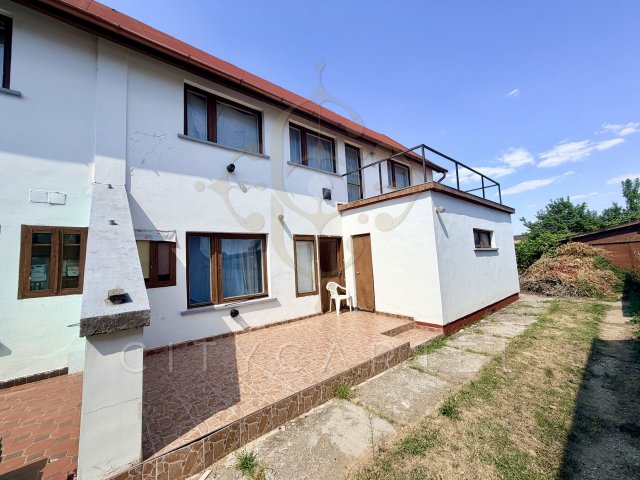 Eladó családi ház, Balatonlelleén 100 M Ft, 3+3 szobás