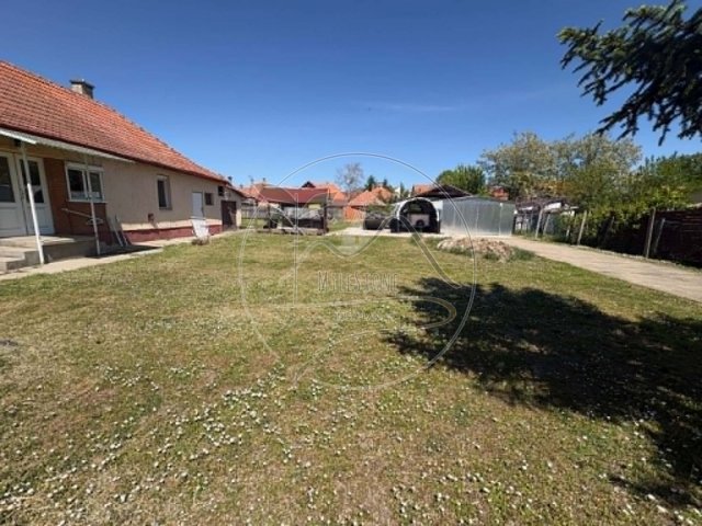 Eladó családi ház, Gyulán 27.99 M Ft, 3 szobás