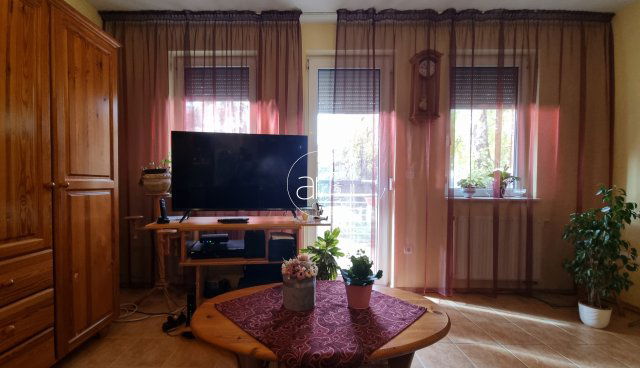 Eladó téglalakás, Szegeden 67.9 M Ft, 1+2 szobás