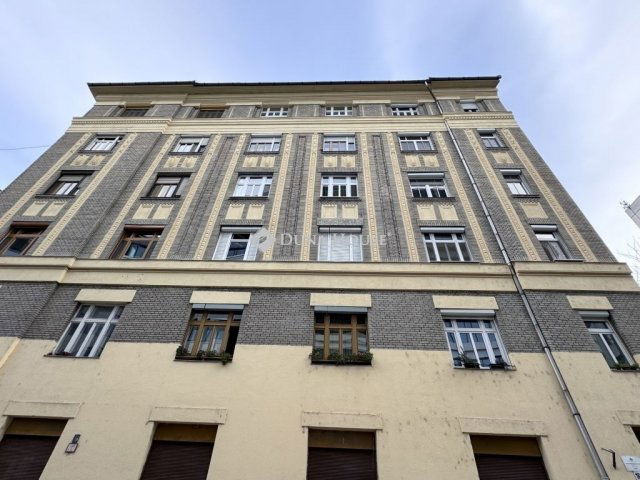 Eladó téglalakás, Budapesten, VIII. kerületben 69.9 M Ft