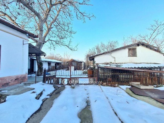 Eladó családi ház, Nagyszénáson 8 M Ft, 2 szobás