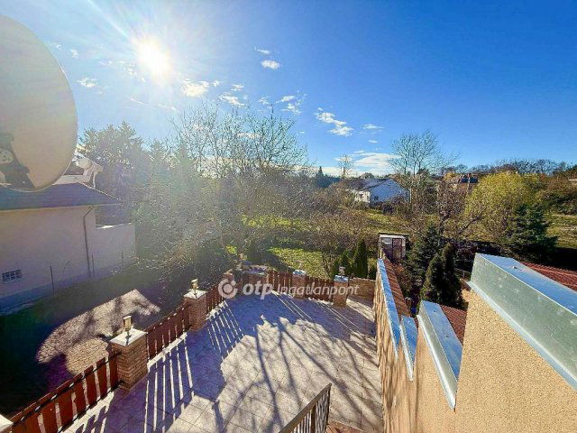 Eladó családi ház, Gödöllőn 134 M Ft, 4+2 szobás