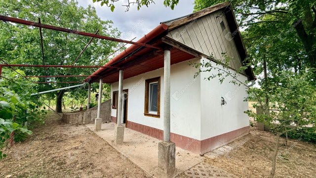 Eladó nyaraló, Monoron 24.9 M Ft, 2 szobás / költözzbe.hu
