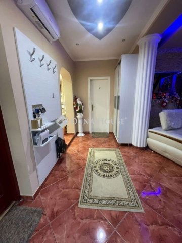 Eladó családi ház, Baján 75 M Ft, 6 szobás