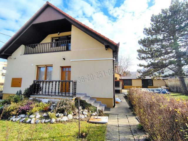 Eladó családi ház, Mohácson 118 M Ft, 5 szobás