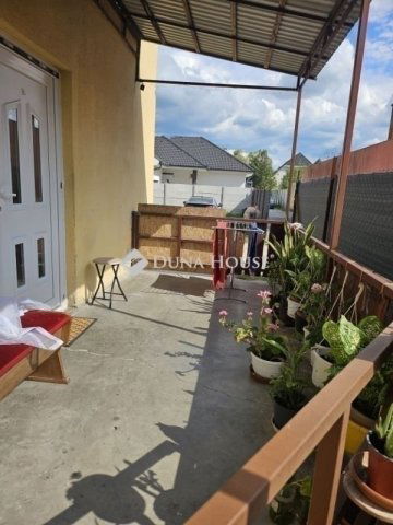 Eladó téglalakás, Vecsésen 68 M Ft, 2 szobás