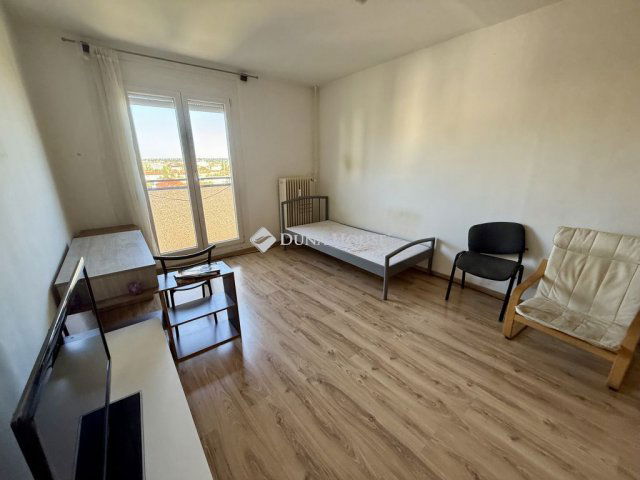 Eladó panellakás, Pécsett, Mezőszél utcában 49 M Ft, 2 szobás
