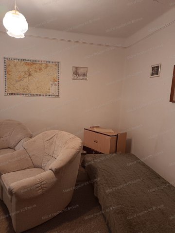 Eladó családi ház, Besenyszögön 19.9 M Ft, 4 szobás