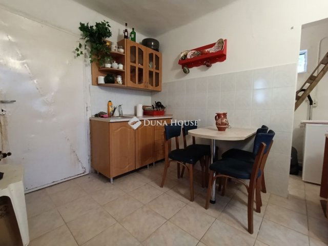 Eladó nyaraló, Mohácson 13.5 M Ft, 1 szobás