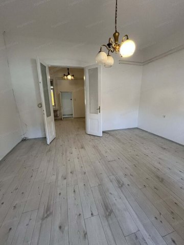 Kiadó családi ház, albérlet, Kecskeméten 150 E Ft / hó