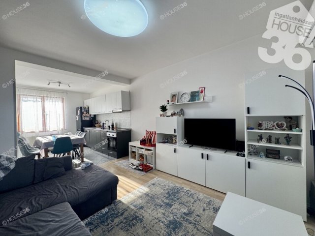 Eladó téglalakás, Kecskeméten 65 M Ft, 4 szobás
