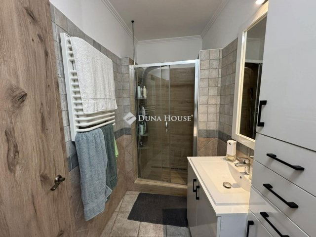 Eladó téglalakás, Kecskeméten 65.9 M Ft, 3 szobás