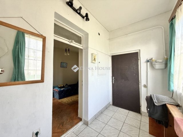 Eladó családi ház, Székesfehérvárott 49.99 M Ft, 2 szobás