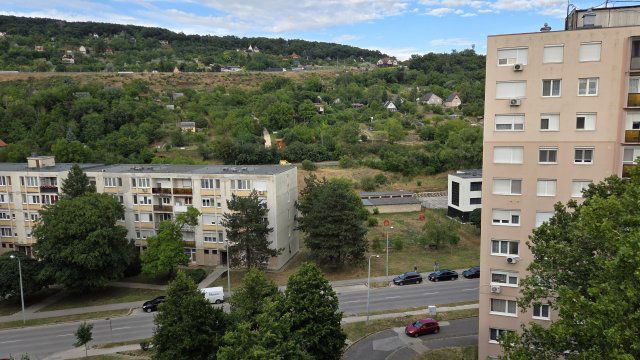 Eladó panellakás, Tatabányán, Mártírok úton 36.99 M Ft