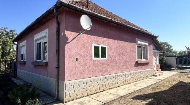 Eladó családi ház, Sarkadon 24.9 M Ft, 2 szobás