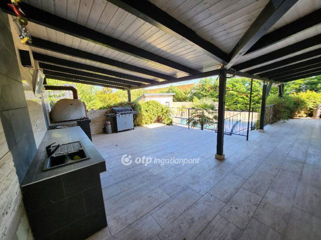 Eladó családi ház, Érden 330 M Ft, 7 szobás