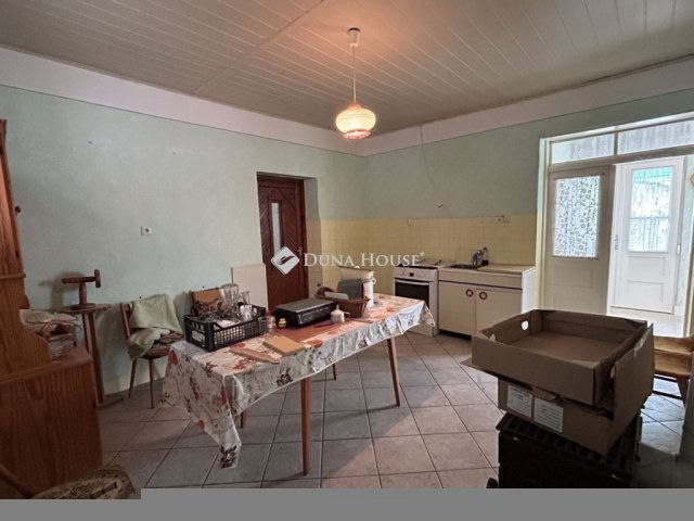 Eladó családi ház, Nagybaracskán 18 M Ft, 4 szobás