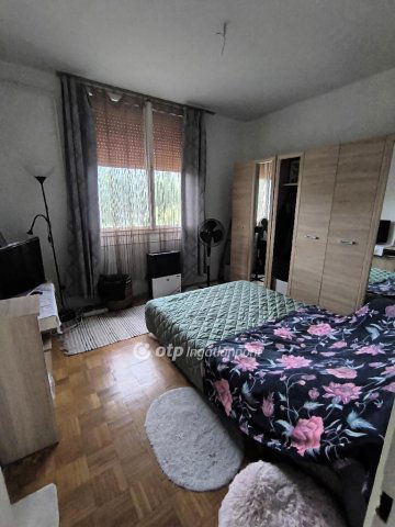 Eladó téglalakás, Salgótarjánban 9.9 M Ft, 1+1 szobás