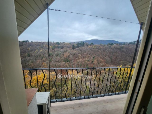 Eladó téglalakás, Budapesten, XII. kerületben 187.9 M Ft