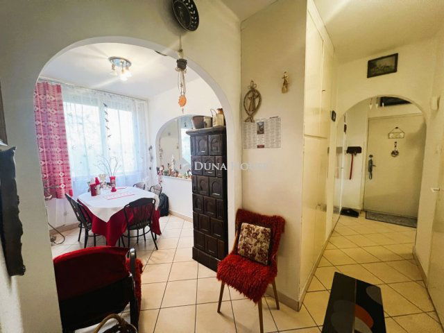 Eladó téglalakás, Dorogon, Zrínyi utcában 52 M Ft, 3 szobás