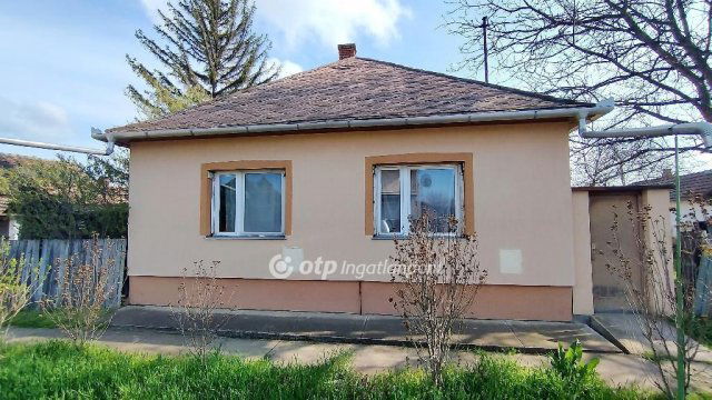 Eladó családi ház, Túrkevén 19.2 M Ft, 3 szobás