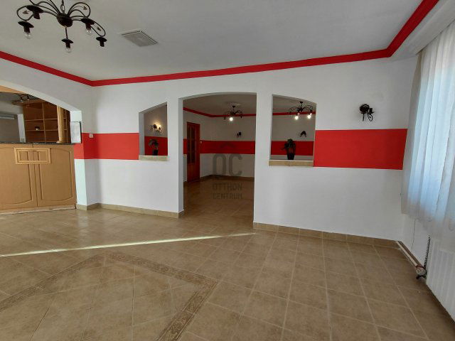 Eladó üzlethelyiség, Gyöngyösön 149.9 M Ft