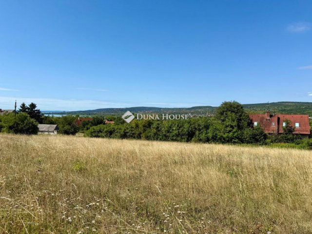 Eladó telek, Balatonfűzfőn 89.9 M Ft / költözzbe.hu