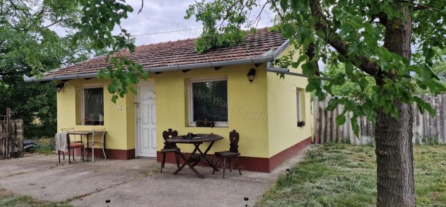 Eladó mezogazdasagi ingatlan, Cegléden 12.5 M Ft, 2 szobás