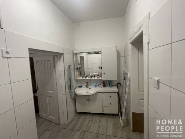 Eladó családi ház, Kisteleken 61 M Ft, 5 szobás