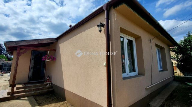 Eladó családi ház, Rádon 65 M Ft, 2 szobás