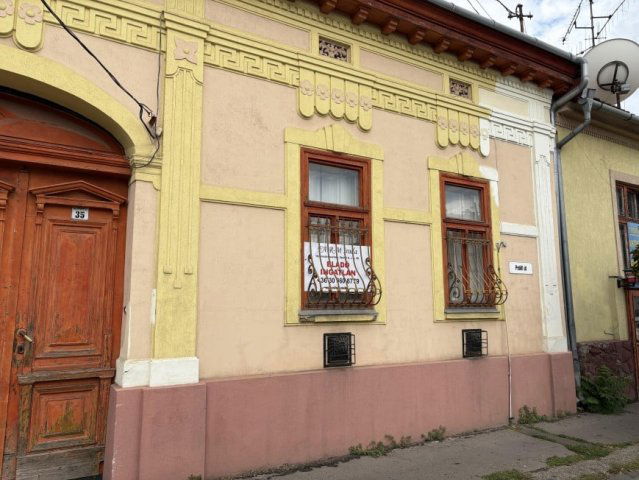 Eladó családi ház, Hódmezővásárhelyen 55 M Ft, 3 szobás
