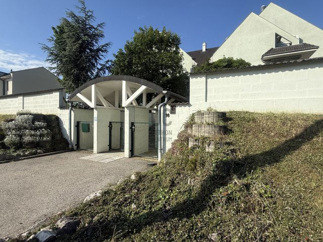 Eladó téglalakás, Győrött 96.5 M Ft, 4 szobás