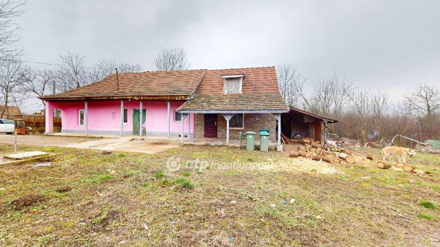 Eladó családi ház, Perén 13 M Ft, 3 szobás