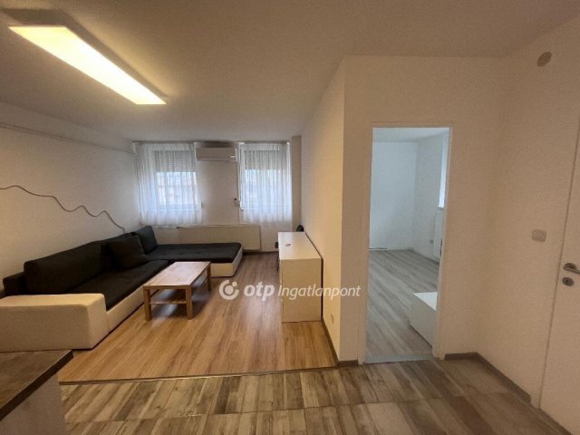 Eladó téglalakás, Szegeden 50.9 M Ft, 2+1 szobás
