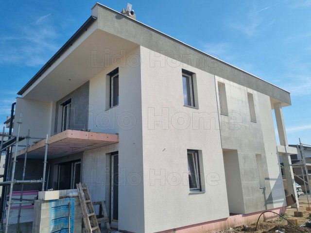 Eladó családi ház, Siófokon 134.9 M Ft, 5 szobás