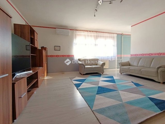 Eladó családi ház, Mohácson 99 M Ft, 4 szobás