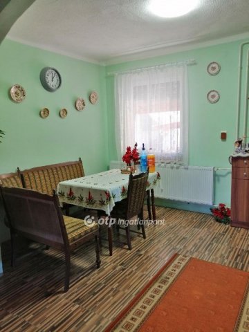 Eladó családi ház, Felsőszentmártonon 26.9 M Ft, 3+1 szobás