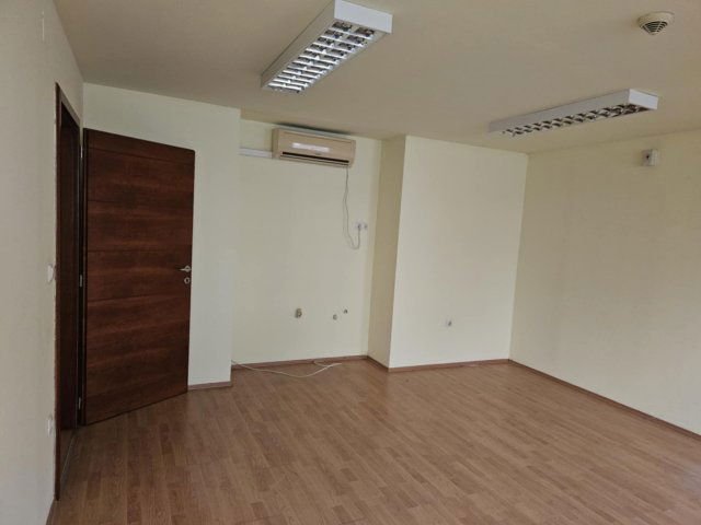Kiadó üzlethelyiség, Nyíregyházán 285 E Ft / hó, 3 szobás