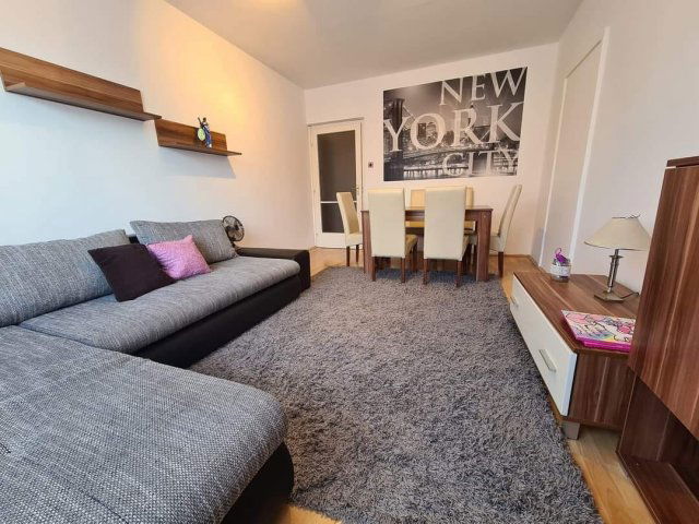 Kiadó panellakás, albérlet, Debrecenben 230 E Ft / hó, 3 szobás