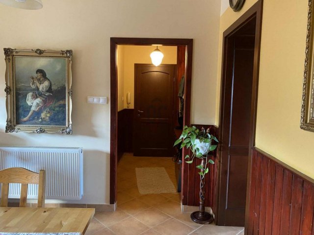 Eladó ikerház, Pécsett 210 M Ft, 7 szobás / költözzbe.hu