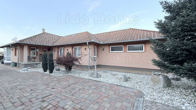 Eladó családi ház, Balatonszentgyörgyön 209.52 M Ft, 5 szobás