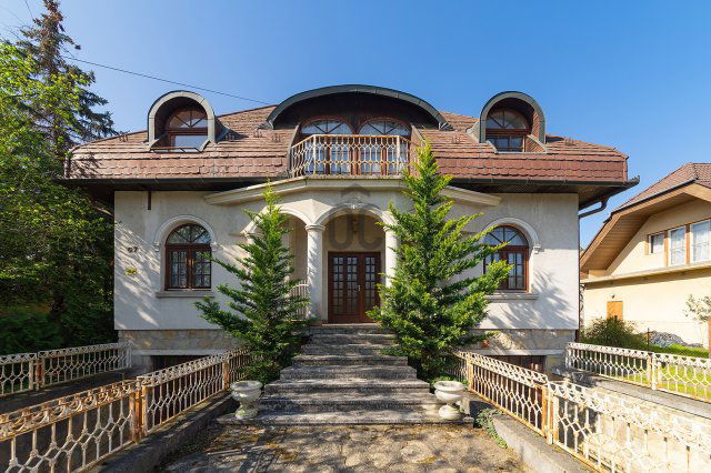 Eladó családi ház, Budapesten, XVI. kerületben 220 M Ft