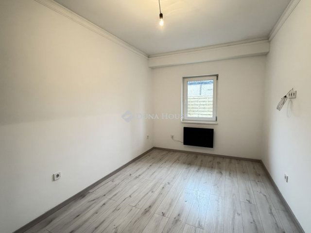 Eladó téglalakás, Budapesten, XVIII. kerületben 47.9 M Ft