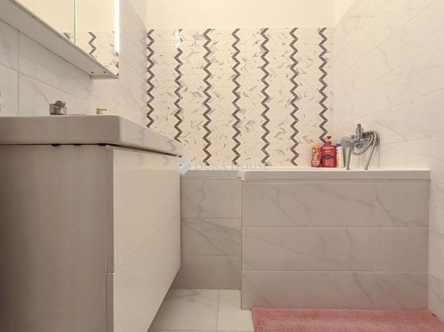 Eladó panellakás, Budapesten, III. kerületben 76.5 M Ft