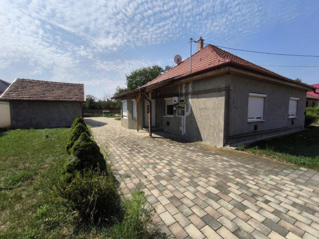 Eladó családi ház, Biharkeresztesen 59.9 M Ft, 5 szobás
