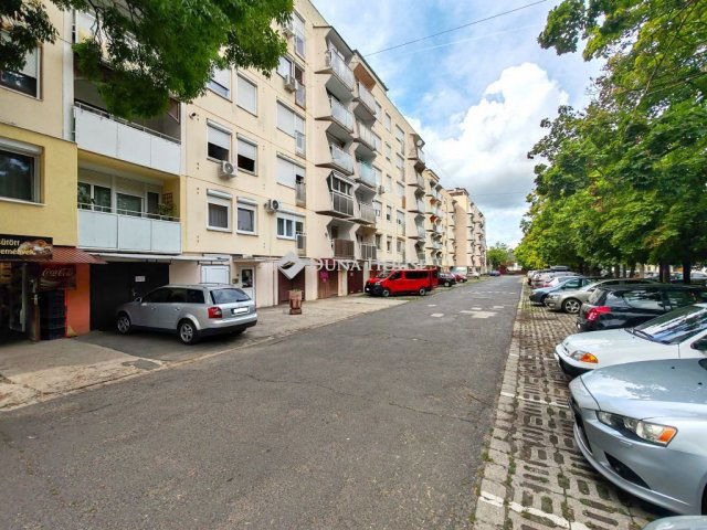 Eladó panellakás, Békéscsabán 23.9 M Ft, 2 szobás