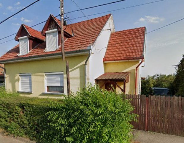 Eladó családi ház, Szolnokon 60 M Ft, 4 szobás