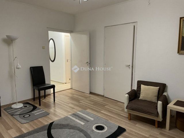 Eladó nyaraló, Budapesten, VIII. kerületben 69.9 M Ft, 2 szobás